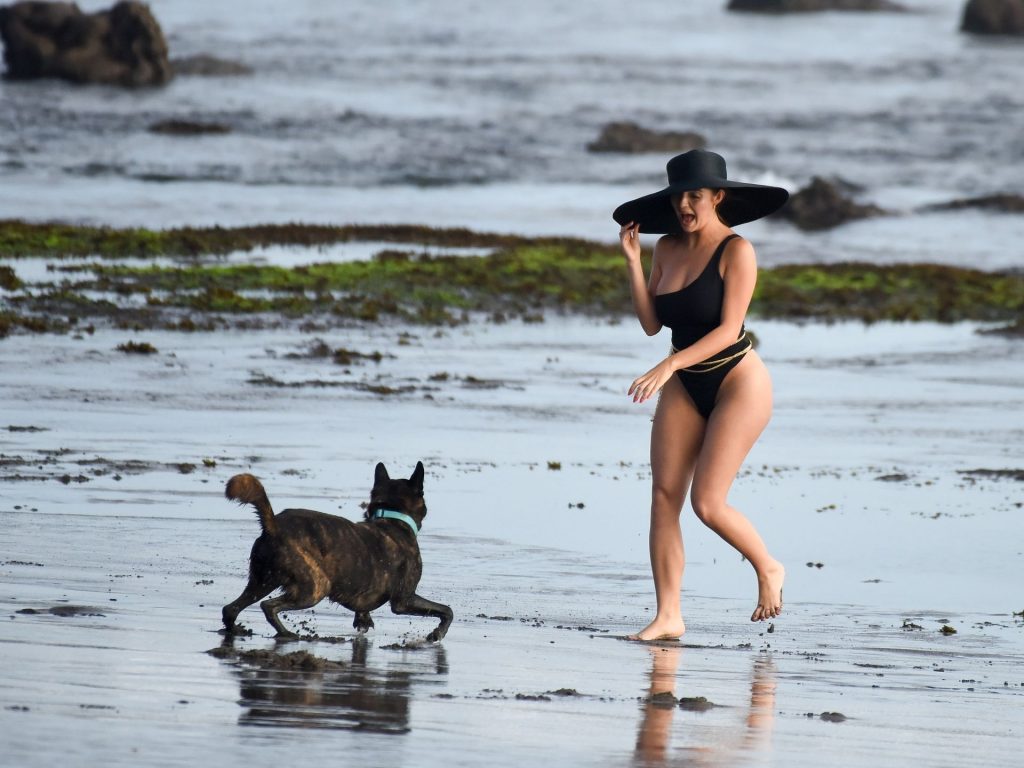 Demi Rose 2019 : Demi Rose – Spotted on the beach during a pH๏τoshoot in Bali Indonesia-01