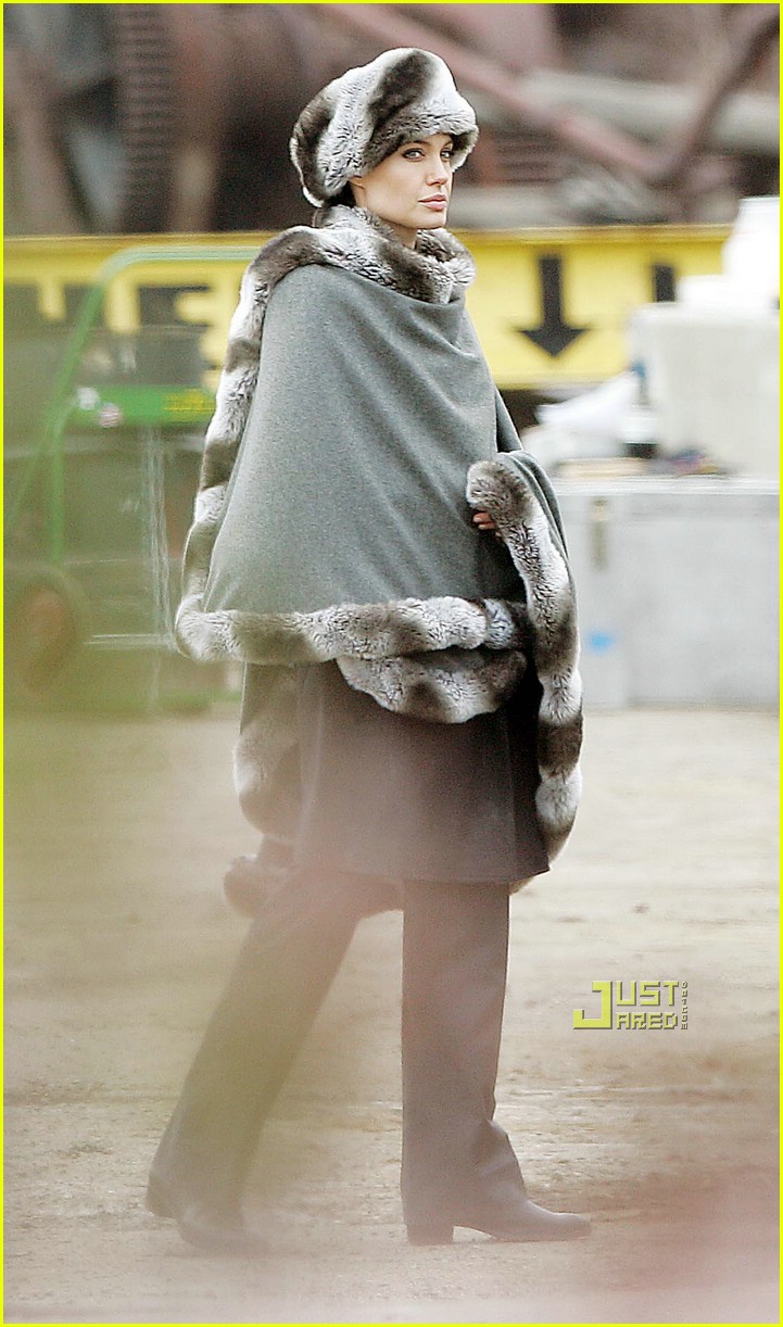 angelina jolie poncho 041841591