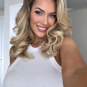 PUTTING ON A SHOW Paige Spiranac leaves fans ‘in a complete trance’ as she tries to make hole-in-one… but viewers distracted by outfit