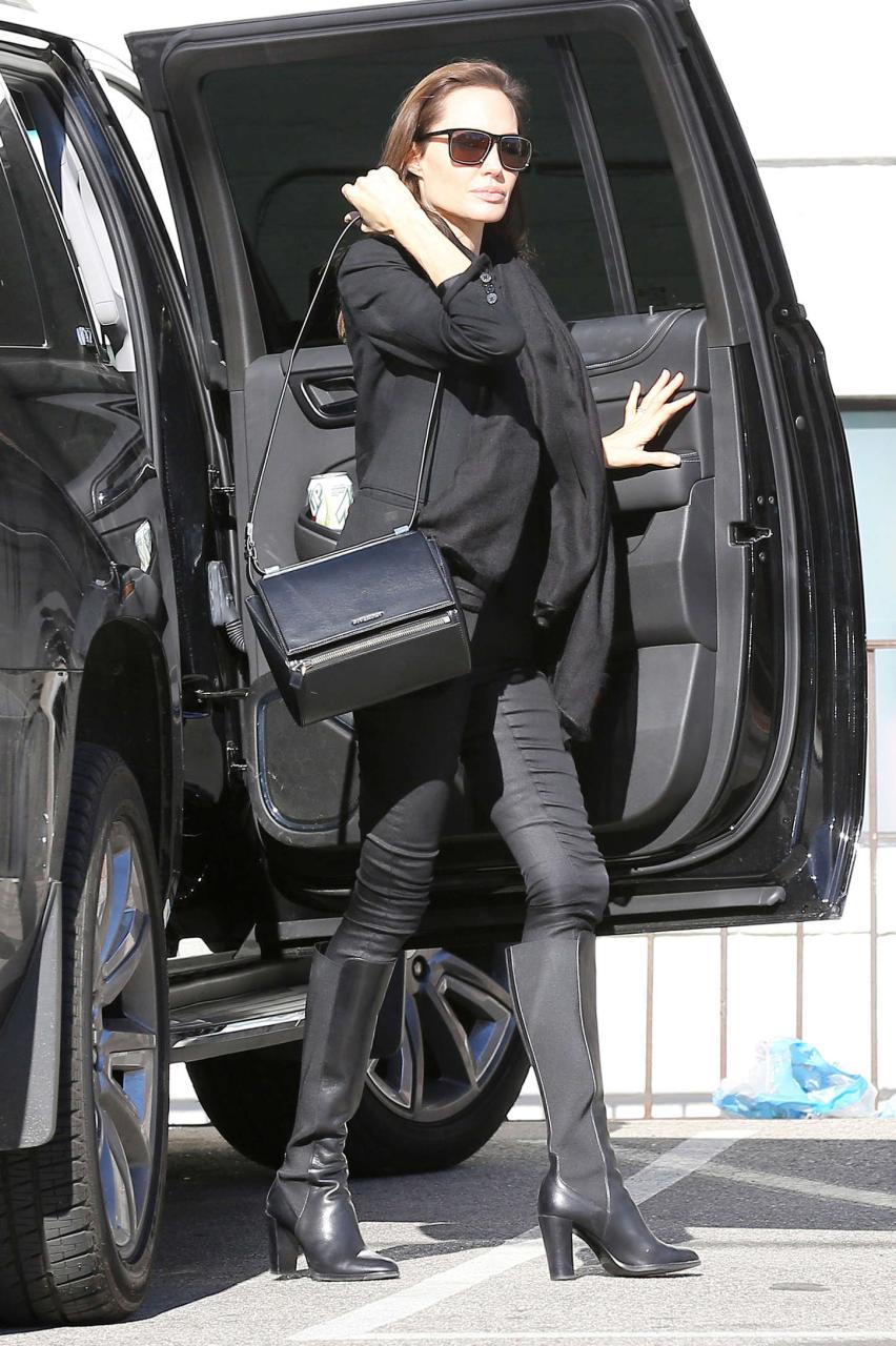 Angelina Jolie in тιԍнт Pants Shopping at M. Fredric in Los Angeles