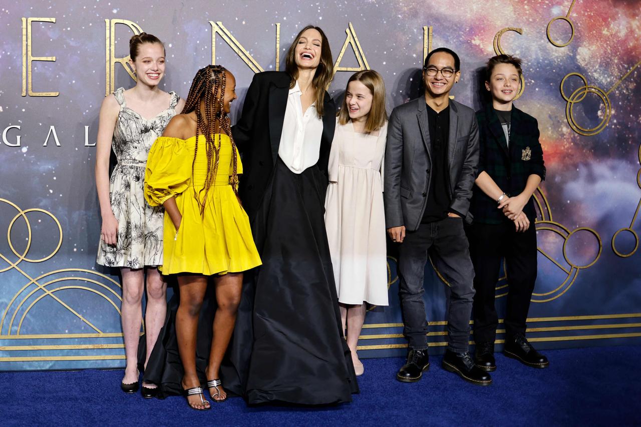 Angelina Jolie with five of her six children on a red carpet