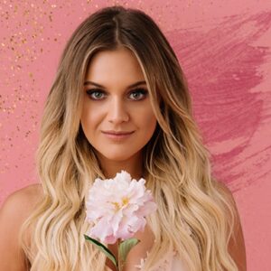 Kelsea Ballerini Channels Her Inner ‘Rage’ By Flipping the Bird After ‘Blindsided’ Performance