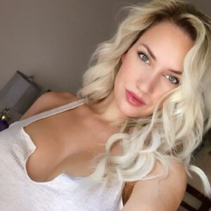 Paige Spiranac’s Golf Queen тιтle Under Threat as Rival Karin Hart Obliterates the 30-Year-Old’s Stellar Record