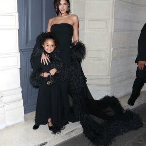 More pH๏τos of Kylie Jenner and Her Daughter Stormi Webster at Valentino’s Haute Couture Show