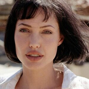 In 2003’s Beyond Borders, Angelina wowed in a much shorter hairstyle In 2003’s Beyond Borders, Angelina wowed in a much shorter hairstyle
