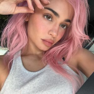 Get ready for some serious nostalgic vibes! Kylie Jenner is bringing back her iconic King Kylie era with stunning bubblegum pink hair.