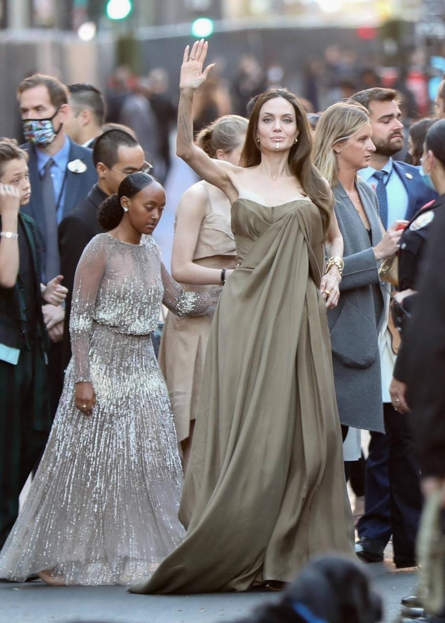 Angelina Jolie - Pictured at the Externals premiere at El Capitan Theatre in Hollywood