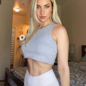 Paige Spiranac says no one looks at her face: “Instead they look here!”