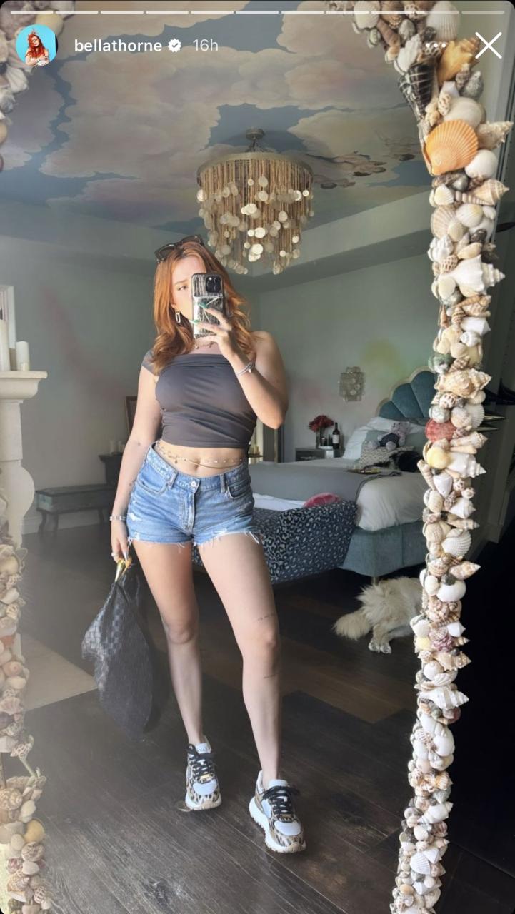 bella thorne abs legs toned strong body instagram pH๏τos