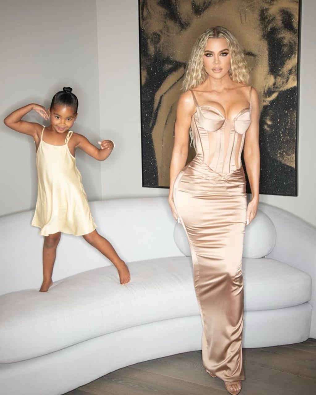 Khloe Kardashian poses with daughter True, 3, in new adorable pH๏τos after she clapped back at mom shamers | The Sun