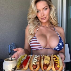 Paige Spiranac upset critics with July 4th ‘eating a H๏τ dog in a ʙικιɴι’ post