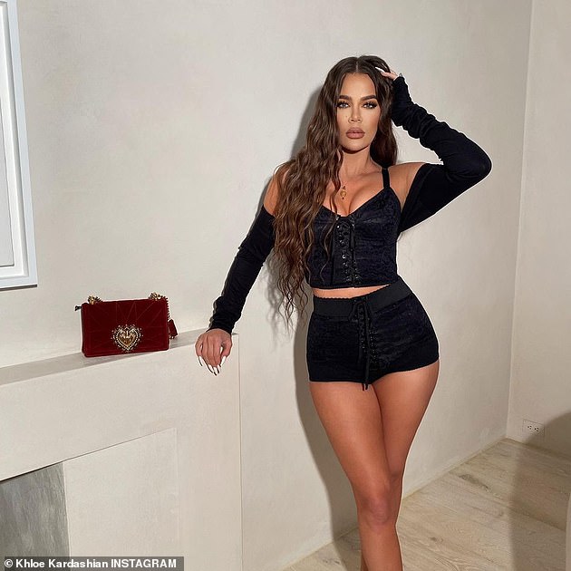 Khloe Kardashian looks unrecognizable as she poses with niece Penelope |  Daily Mail Online