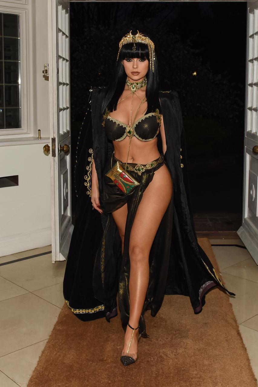  Demi stole the show at her Egyptian-themed 24th birthday party