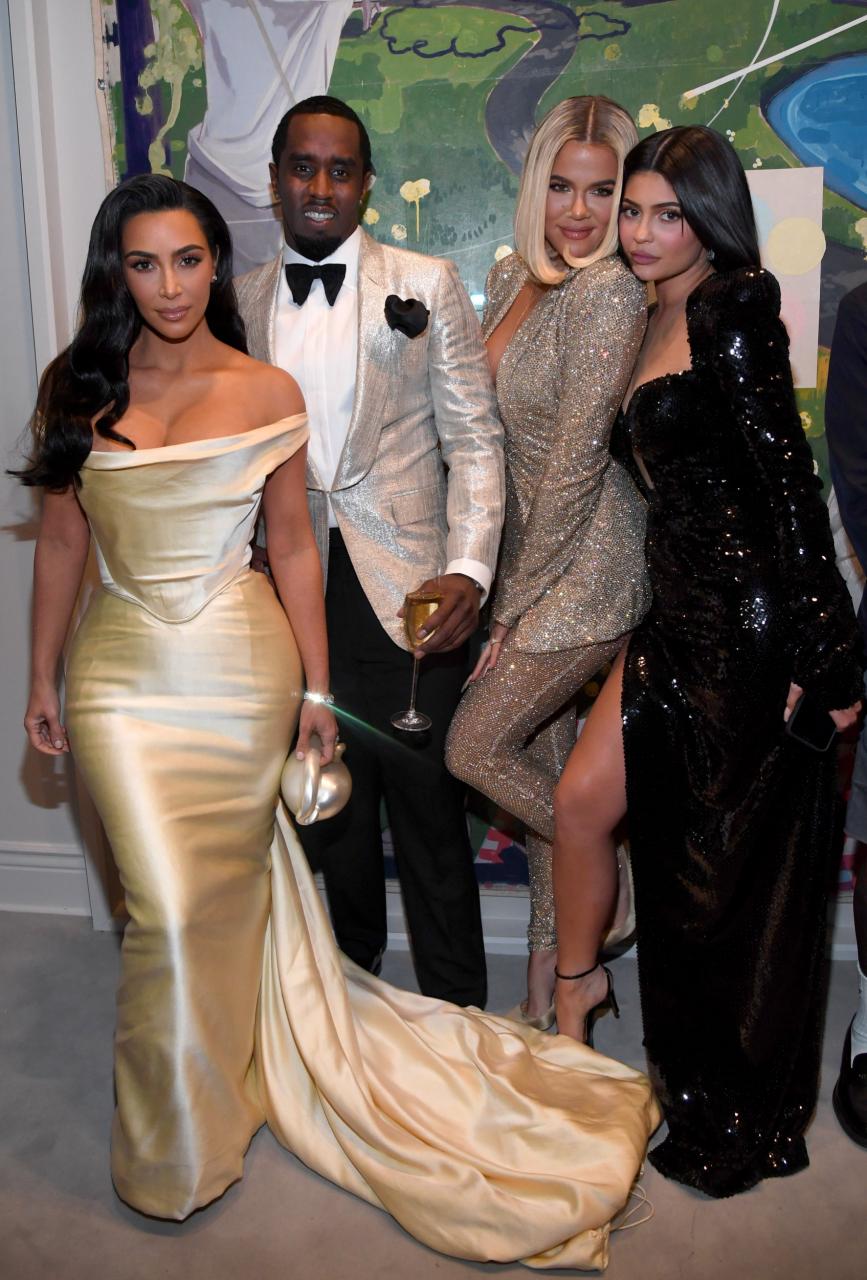 LOS ANGELES, CALIFORNIA - DECEMBER 14: (L-R) Kim Kardashian West, Sean Combs, Khloe Kardashian, and Kylie Jenner attend Sean Combs 50th Birthday Bash presented by Ciroc Vodka on December 14, 2019 in Los Angeles, California. (PH๏τo by Kevin Mazur/Getty Images for Sean Combs)