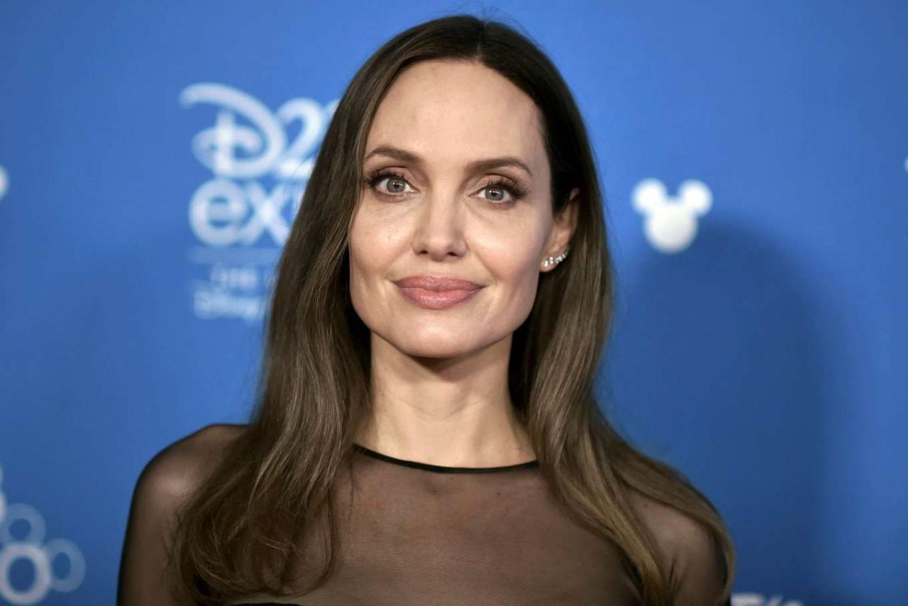 Angelina Jolie 2019 : Angelina Jolie – Disney 2019 D23 Expo in Anaheim-02