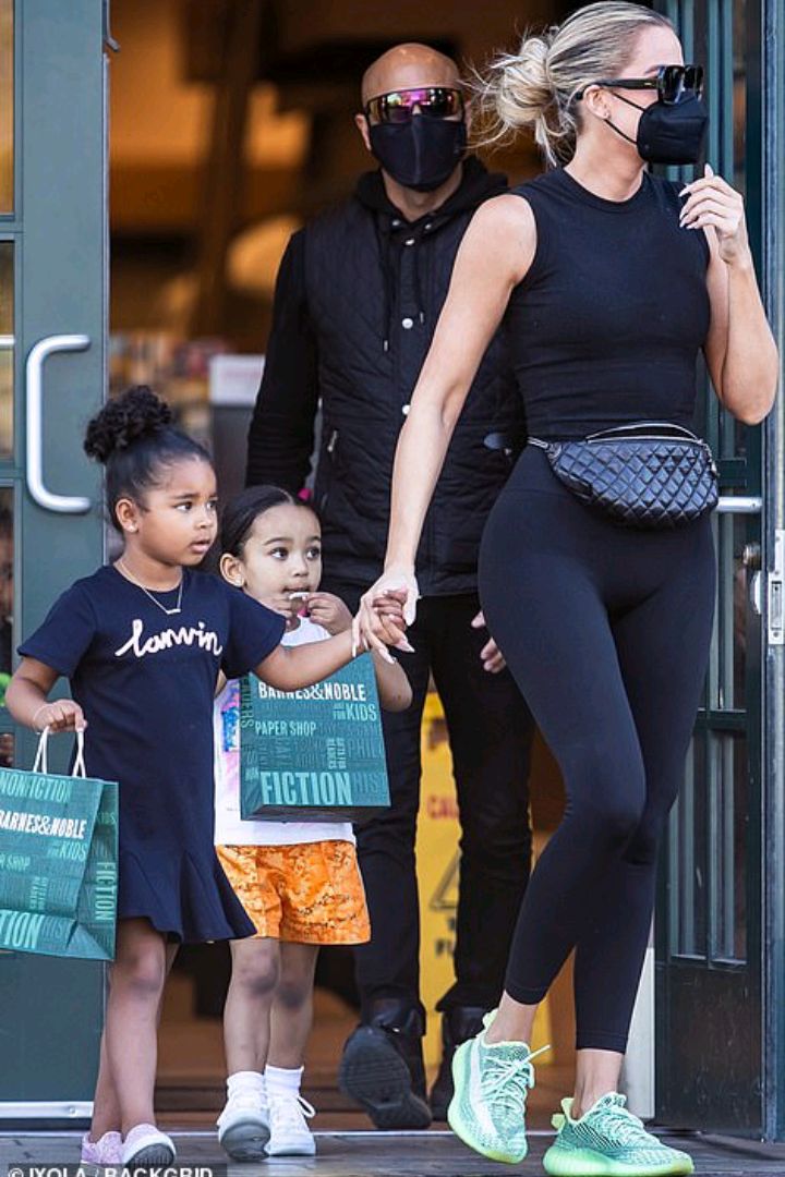 Khloe Kardashian enjoys day out in Calabasas with daughter True, three,  niece Chicago, four, ... | Boombuzz