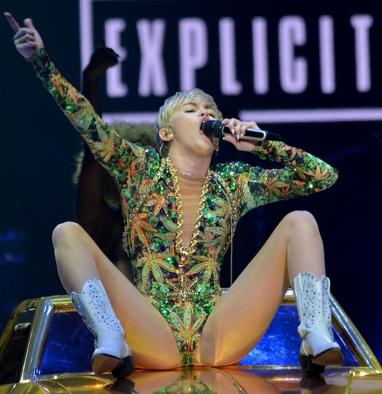 Miley Cyrus performing at Value City Arena | Cleveland | Cleveland Scene