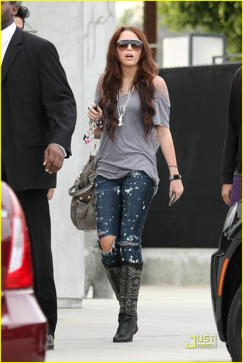 Miley Cyrus is Coffee Cute: PH๏τo 354330 | Miley Cyrus Pictures | Just  Jared Jr.